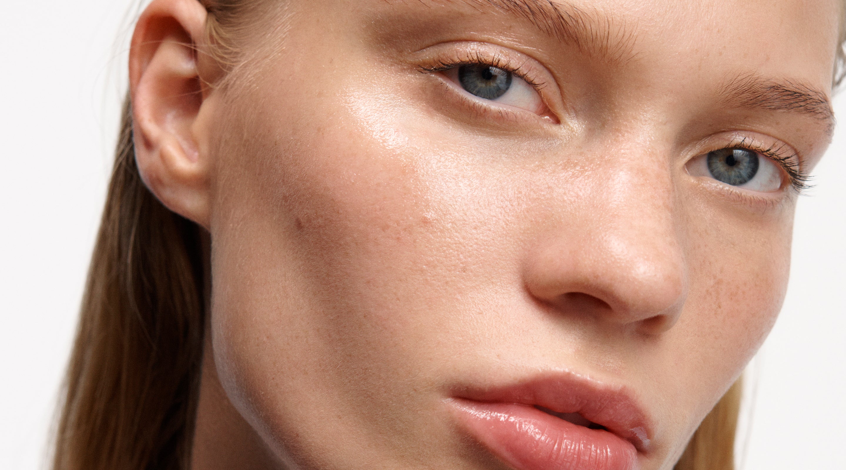 How to Perfect The No-Makeup Makeup Look